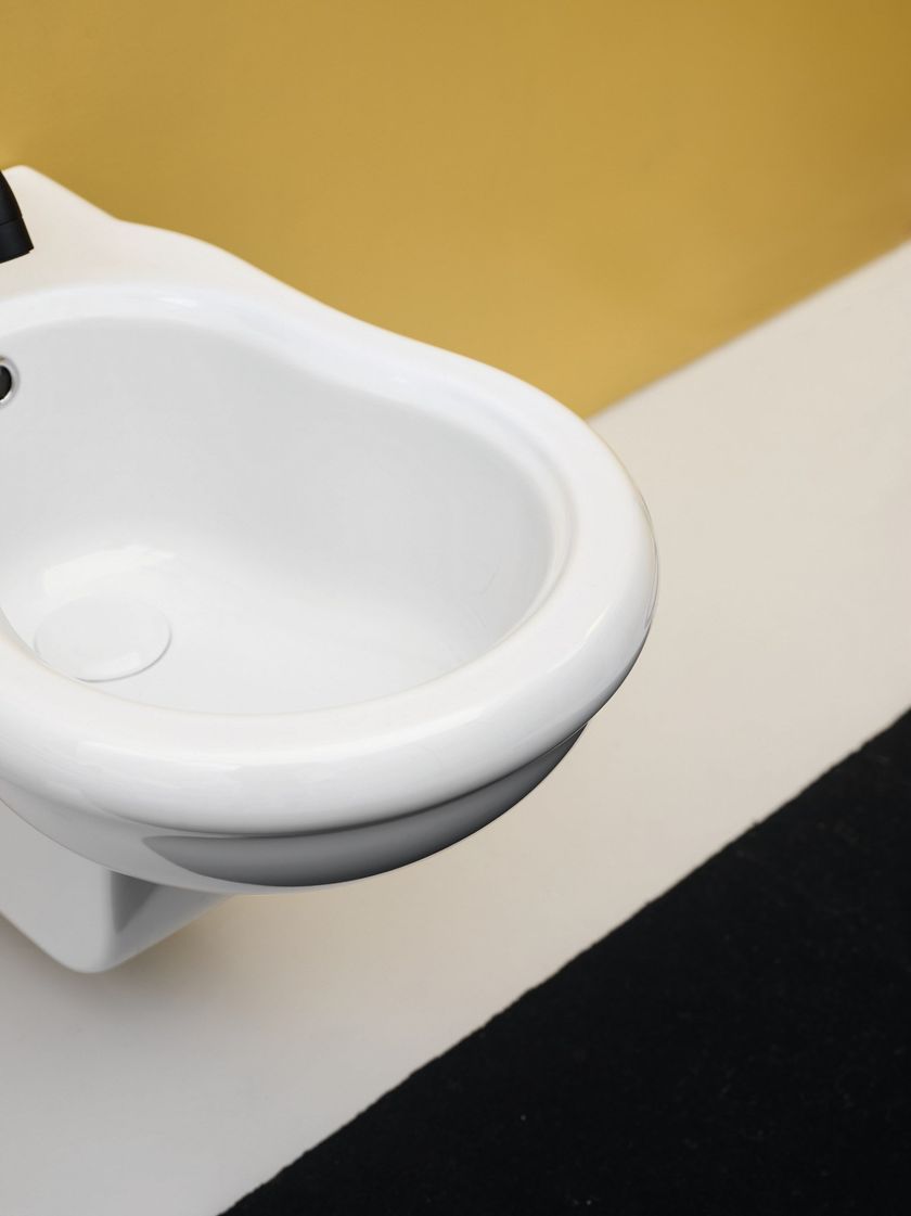 Idrotop Toilettensitz CONTEA AXA – Massivholz In Nussbraun, Verchromte Scharniere, Oval