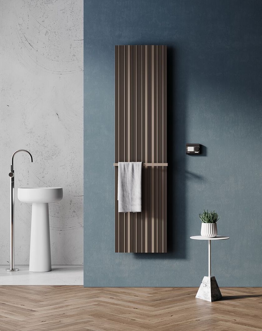 Scaldasalviette Elettrico Da 100W — Con Timer, Regolazione Temperatura, Opzione A Parete O A Pavimento, Alluminio Argento