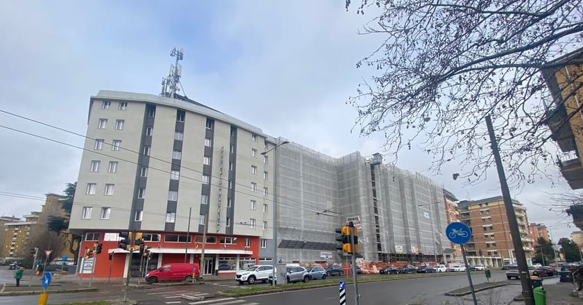 Facciata ventilata by Cover App - Facciata ventilata in gres porcellanato - 6