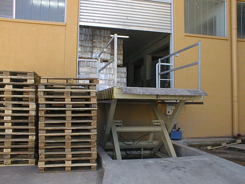Loading ramp DESCENDER FOR LOADING/DOWNLOADING By RDT Elevazione