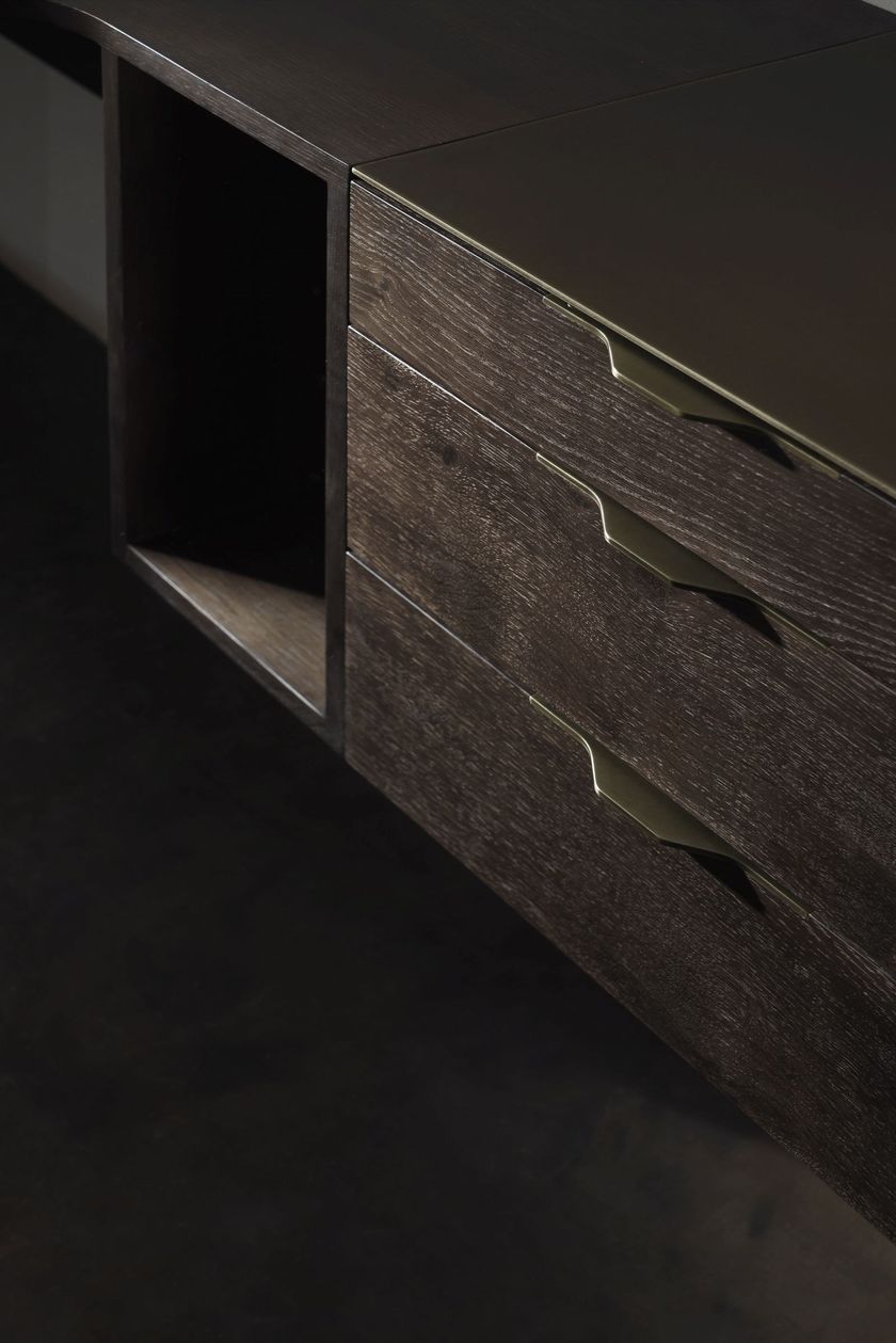 DRIFT Horizontal oak wall with drawers By District Eight