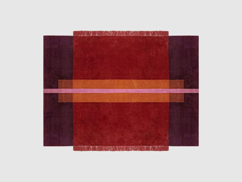 OVERLAY LARGE RECTANGLE BURGUNDY Rectangular wool rug with geometric ...