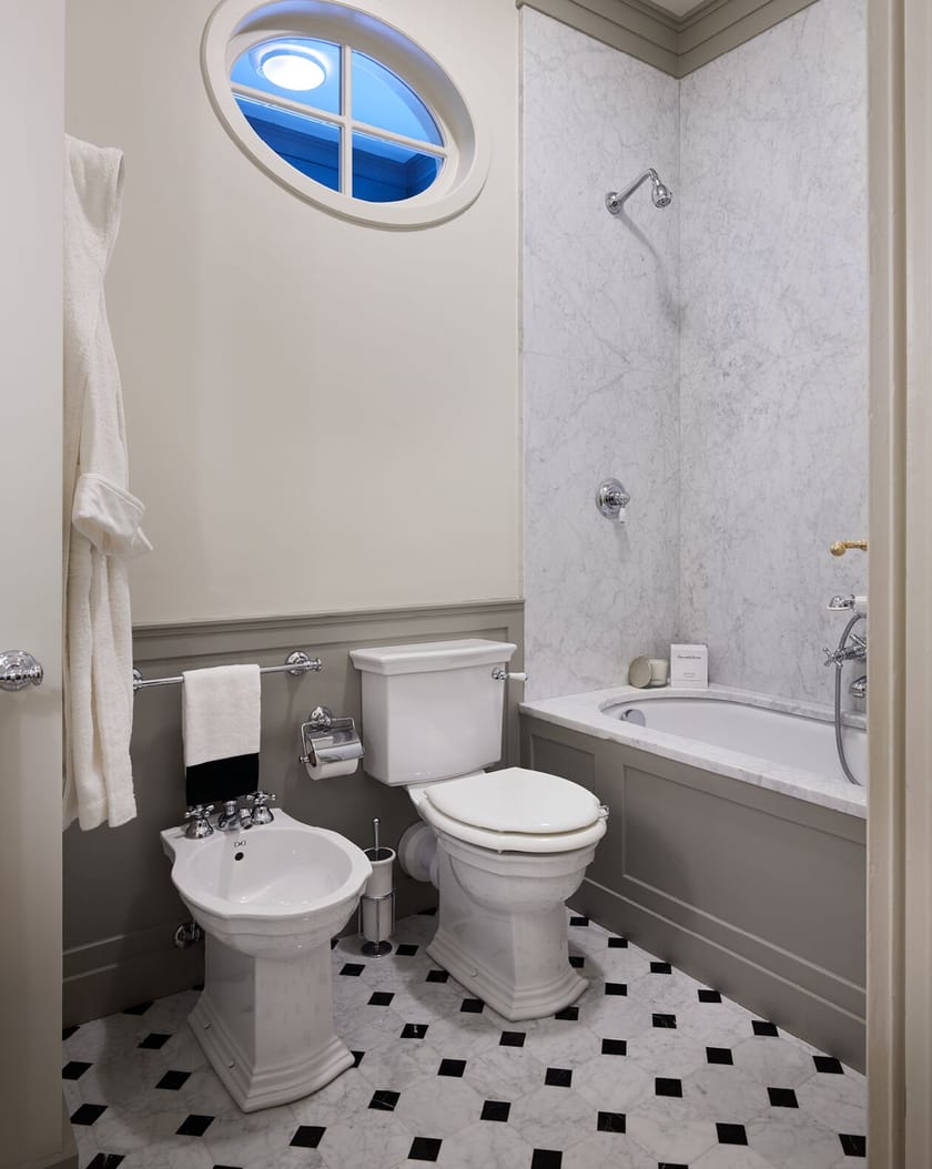 WESTMINSTER by Devon&Devon - Wc in porcellana con cassetta esterna a pavimento - 2