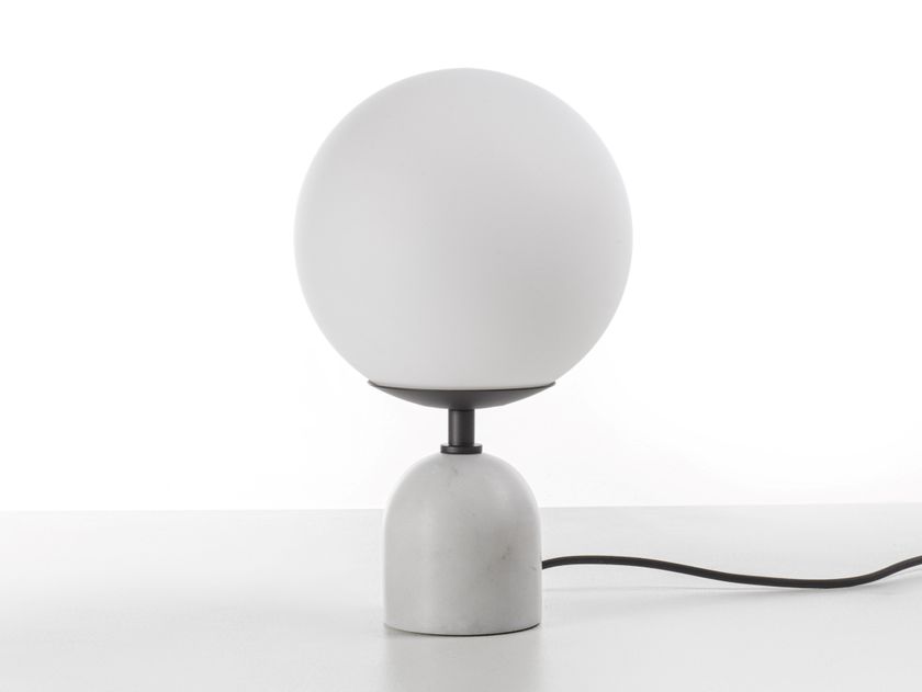EKERO Lámpara de mesa LED de vidrio By Porada