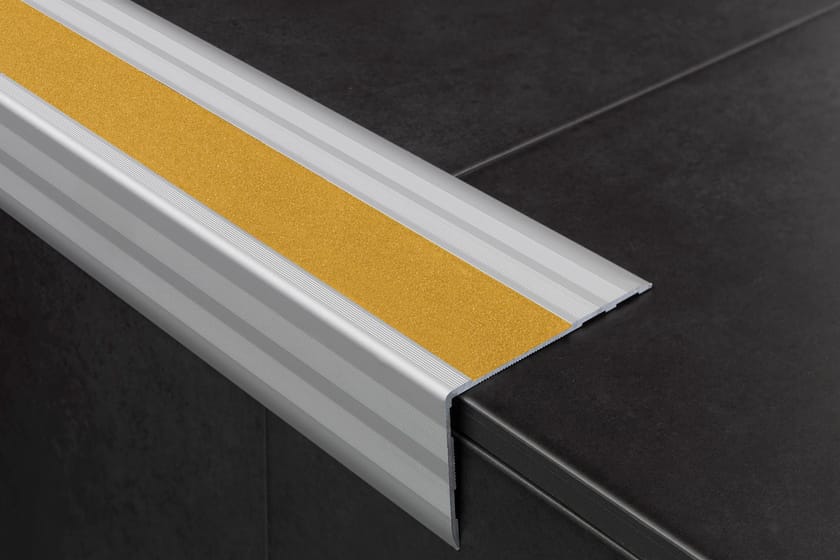 NOVOPELDAÑO® SAFETY by EMAC Italia - Profilo paragradino - 2