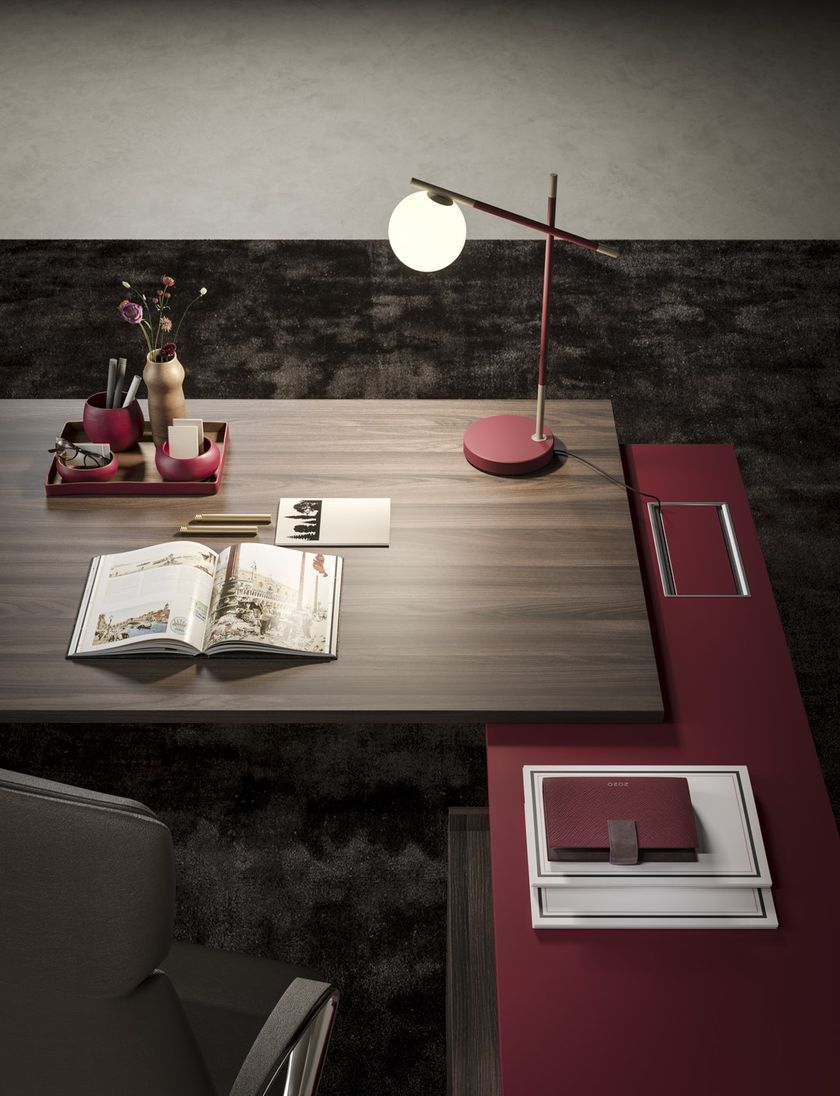 ENTRY | Chefschreibtisch By PROF