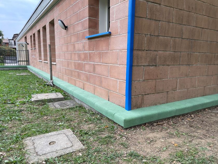 EPDM Rubber corner protection Protección antigolpes de caucho EPDM By ...