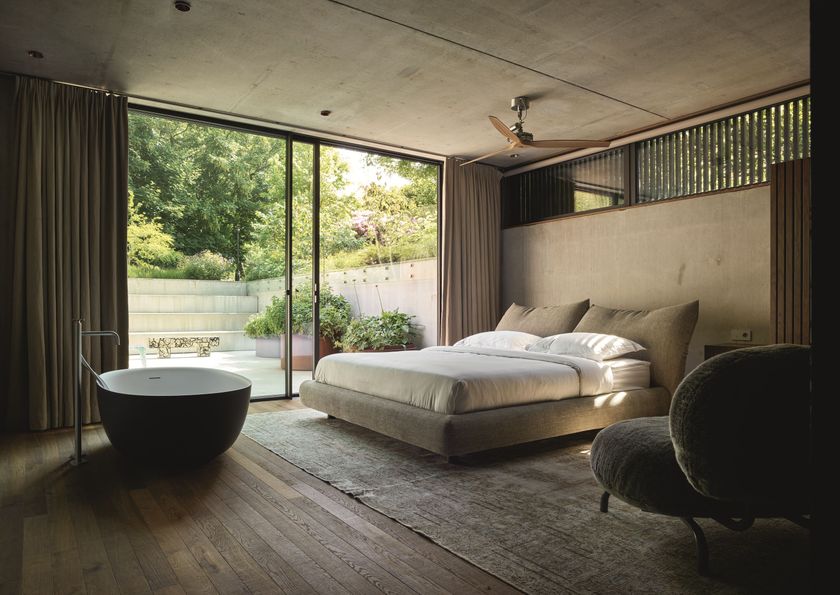STAND BY ME Bed By Edra | design Francesco Binfaré