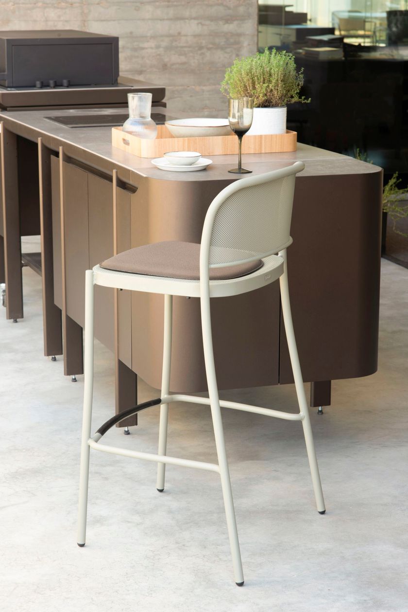 CAFÉ Steel stool By Emu