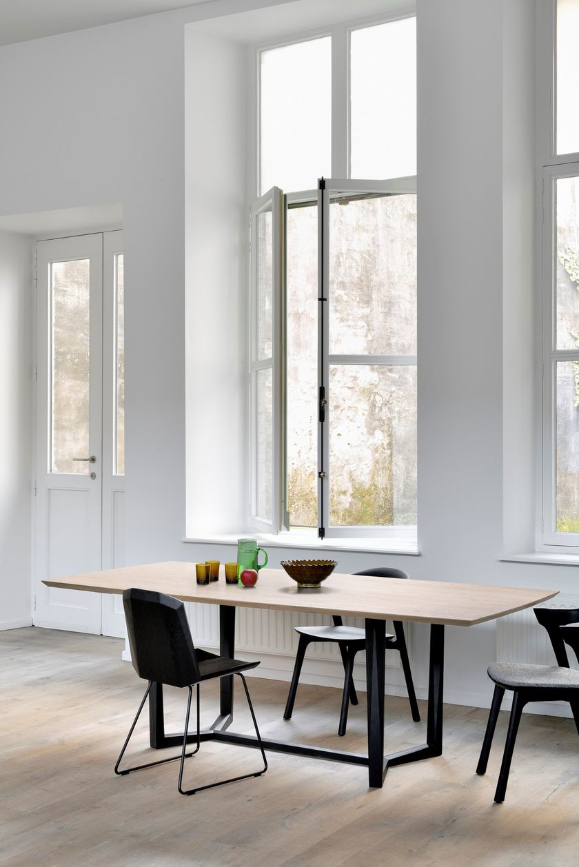 OAK FACETTE Mesa By Ethnicraft diseño Alain Van Havre