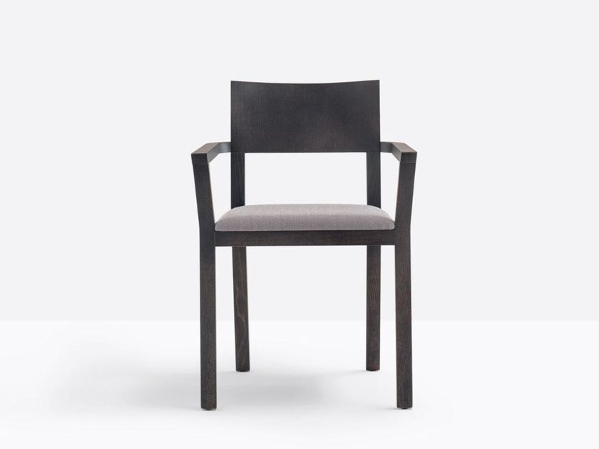 oak-chair-with-armrests-feel-451-2-by-pedrali