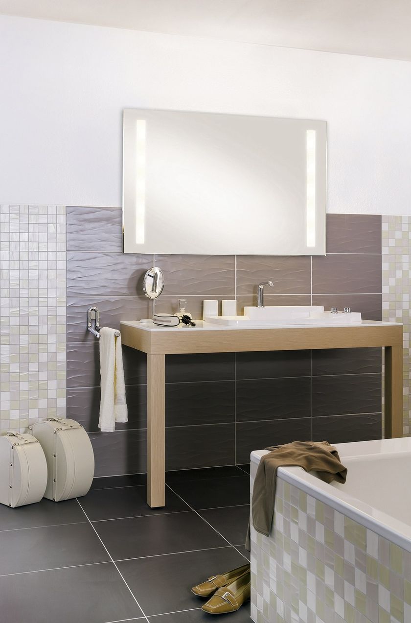 Wallmounted mirror with integrated lighting FINELINE By Top Light