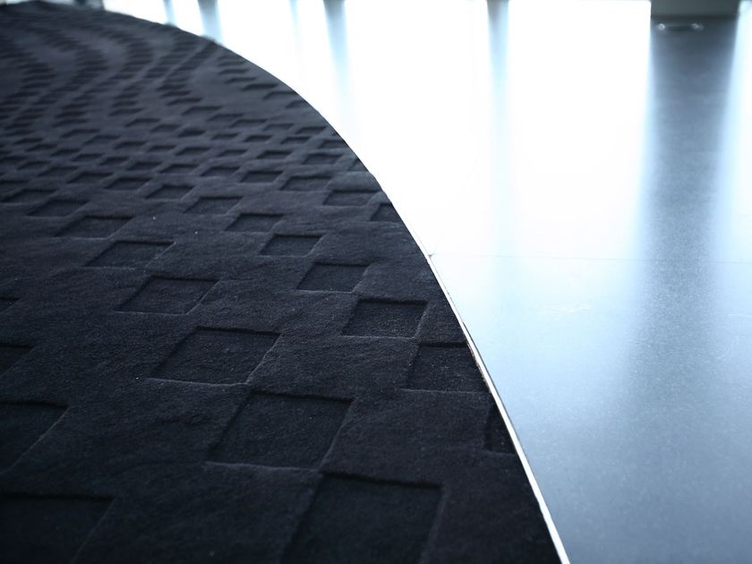 Handmade wool rug FLUID By G.T.DESIGN design Deanna Comellini