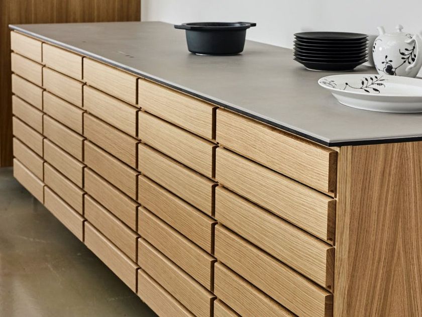 Linear solid wood kitchen FORM 1 - WHITE STAINED OAK By Multiform