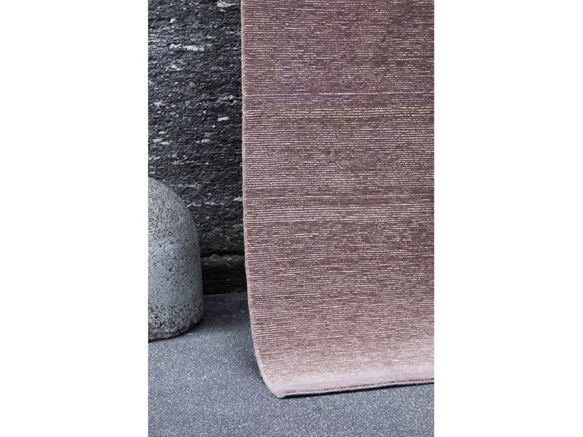 FRIENDLY Rug By Karpeta