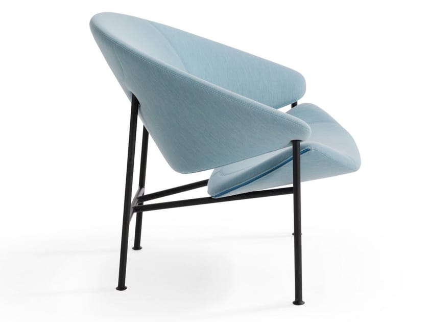 GLIDER Fabric armchair By Artifort
