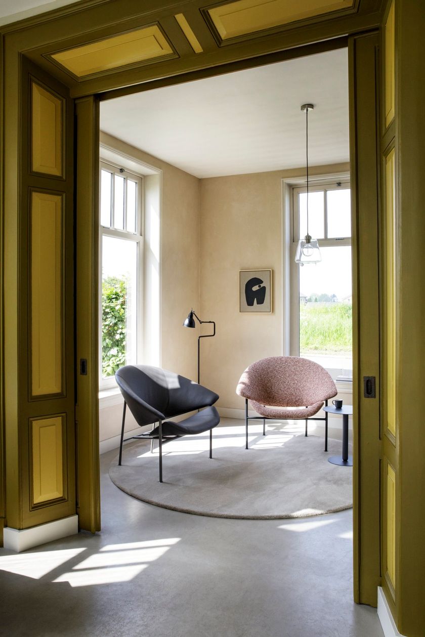 GLIDER Fabric armchair By Artifort