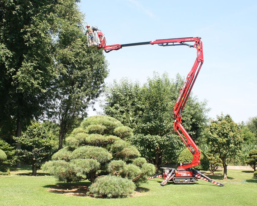Overhead platform GOLDLIFT 17.80XL IIIS By Hinowa