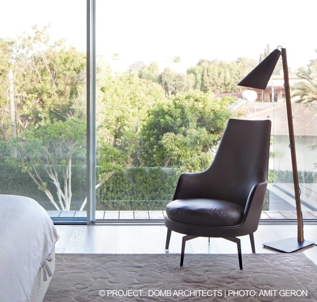 GUSCIOALTO GUSCIOALTO SOFT Poltrona bergère de pele com braços