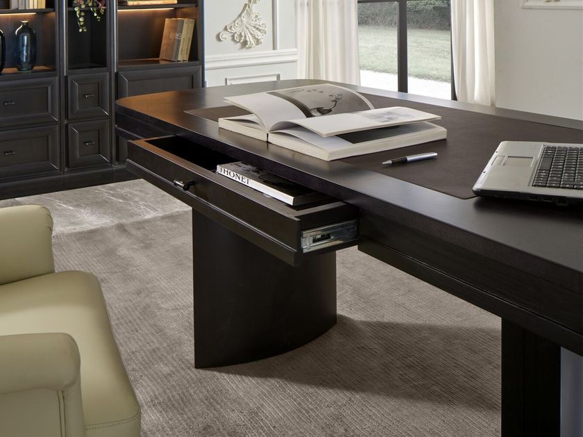 MW8000 Writing desk By Guerra Vanni
