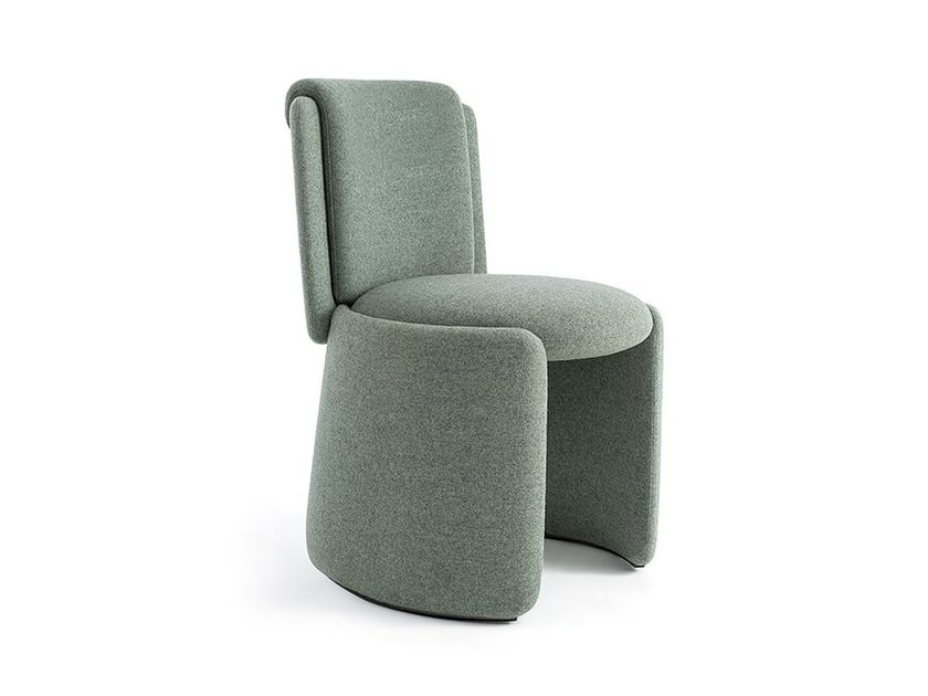 HUG Chair By HC28 maison