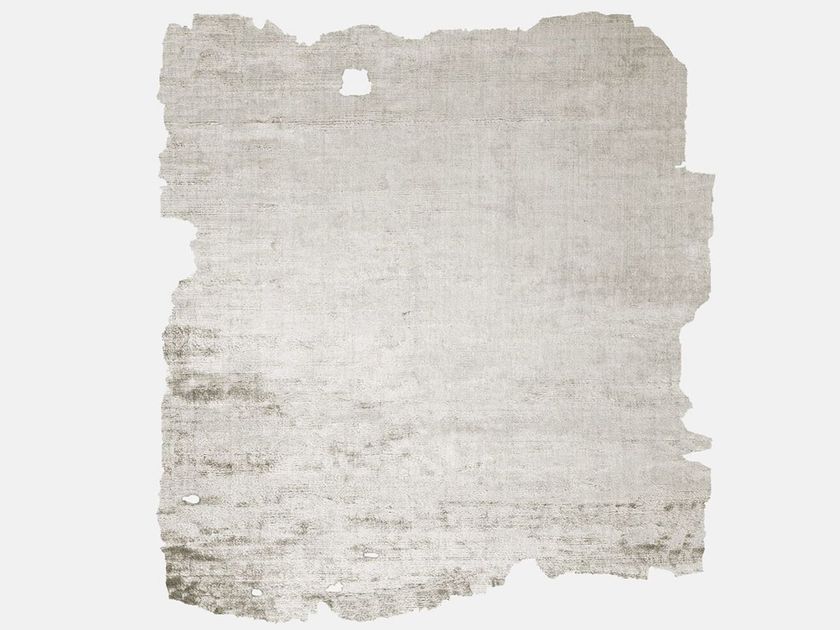 UUMAA (TAUPE EDIT) Handmade silk rug By HENZEL STUDIO | design Calle Henzel