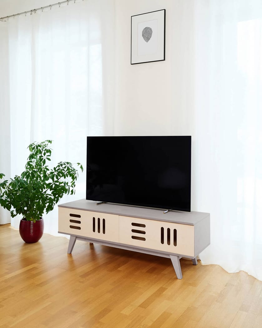 HUH Plywood TV By Radis design Raul Abner