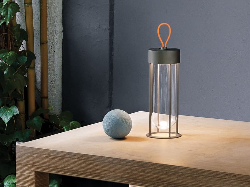 IN VITRO UNPLUGGED Outdoor table lamp By Flos design Philippe Starck