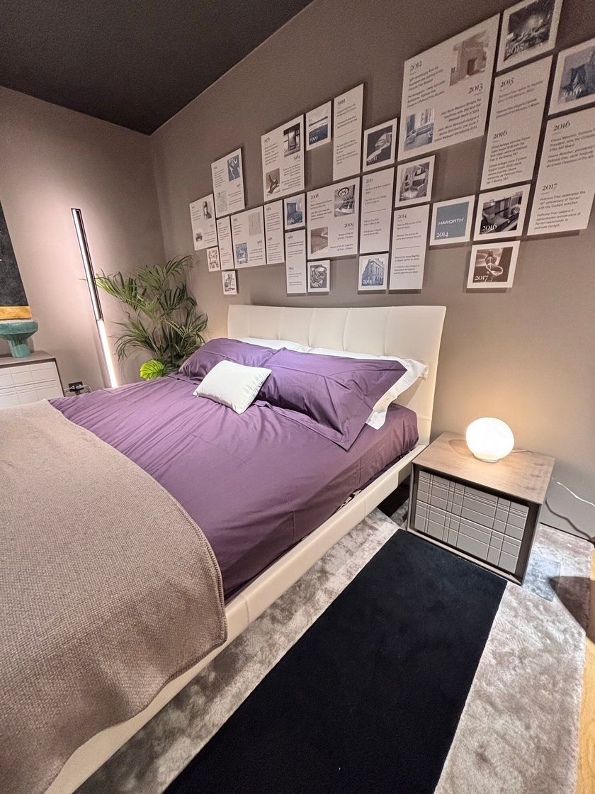 POLTRONA FRAU AURORA DUE Letto in pelle con testiera capitonné