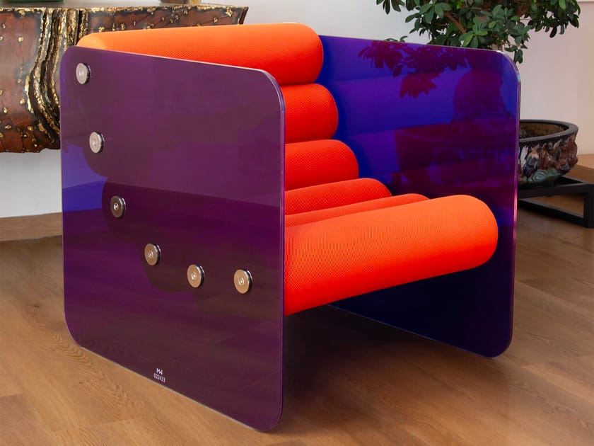 MW02 POP ARMCHAIR IN GLASS