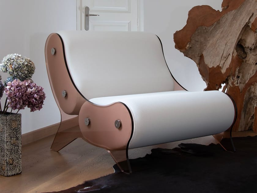 MW06 ARMCHAIR IN BRONZE PMMA