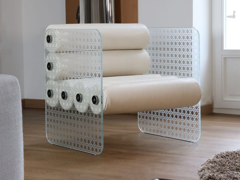 MW01 ARMCHAIR WITH PMMA CANNAGE