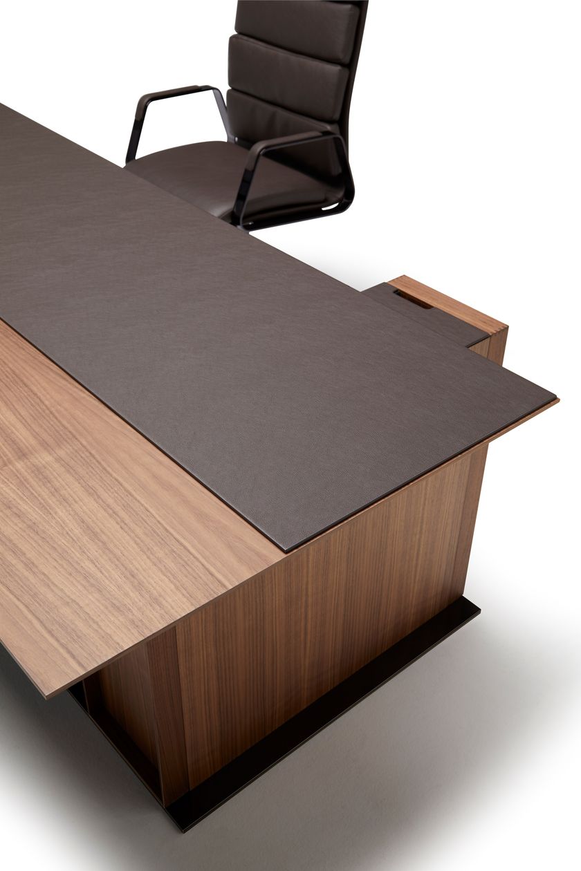 LAMESA Executive desk Rectangular walnut executive desk By José