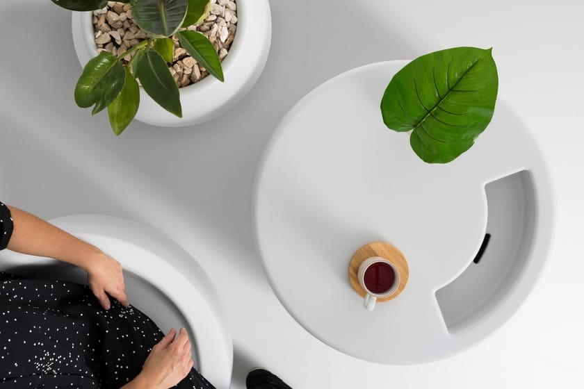 LIPSTICK Garden easy chair By Diabla design José Antonio GandíaBlasco