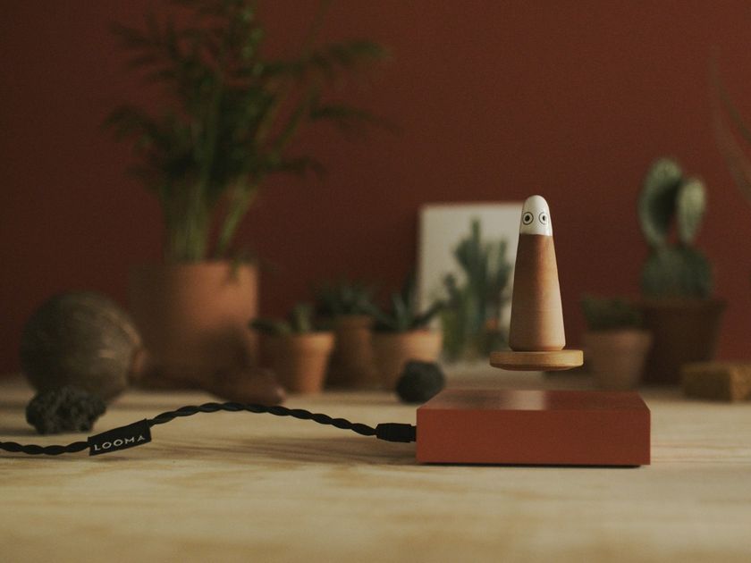 Wooden levitation platform LOOMA HOVERBOX + STAGE By LOOMA