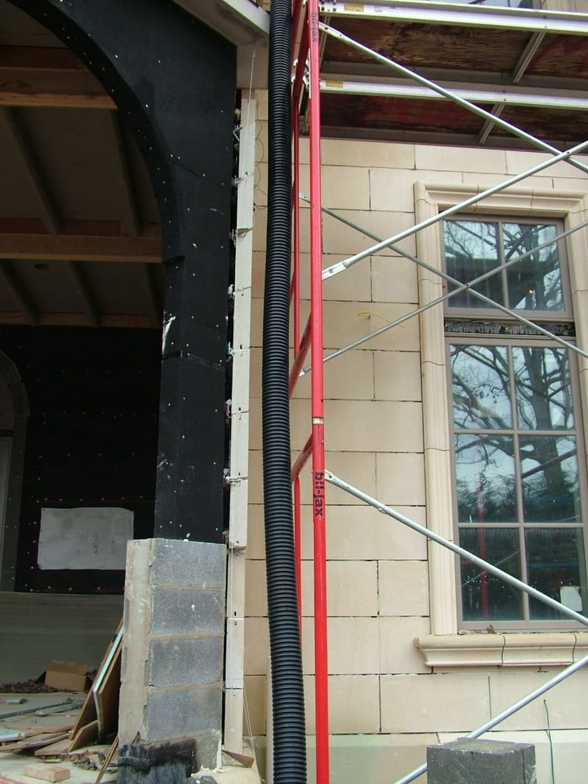 Facciata ventilata in pietra leccese by PIMAR - Facciata ventilata in pietra leccese - 5