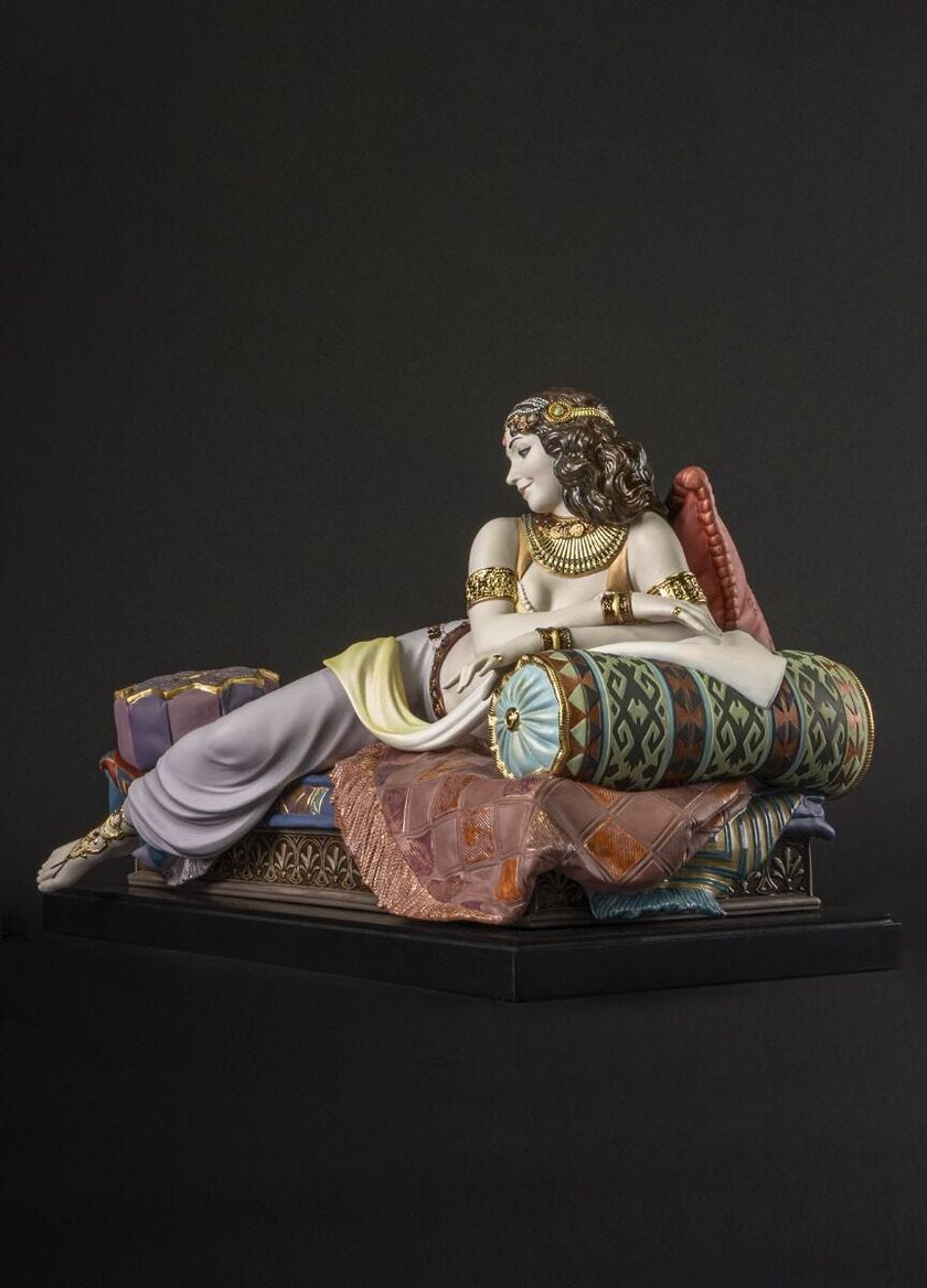 PRINCESS SCHEHERAZADE Porcelain sculpture By Lladró