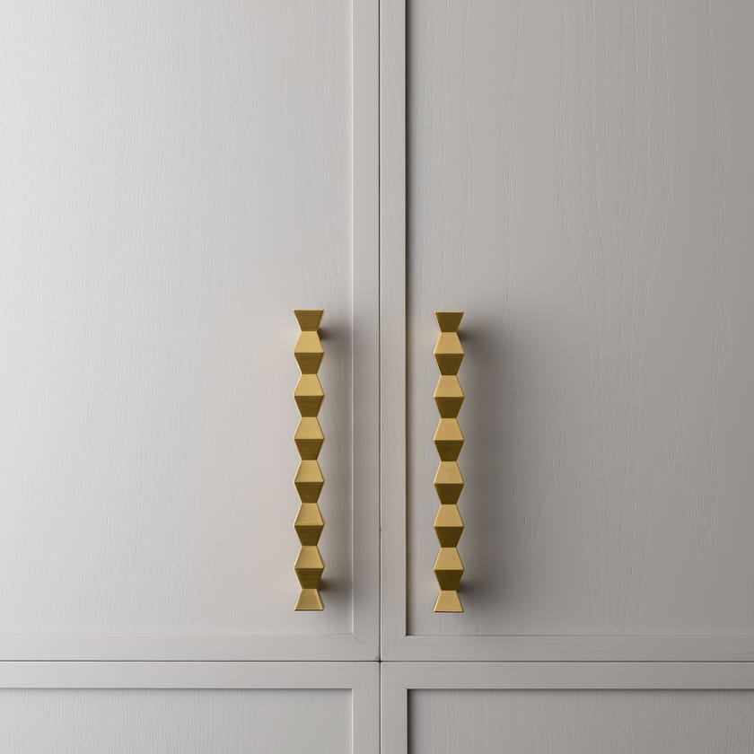 FORMA PULL by Lo & Co Interiors - Maniglia per mobili in ottone - 3