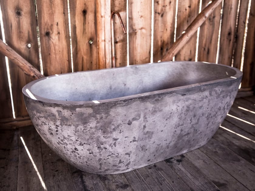 MAGNA Freestanding oval lightweight concrete bathtub By CRÉER