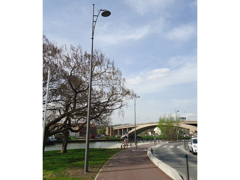 Testa palo a LED in alluminio METRO By GHM-ECLATEC design Eclatec