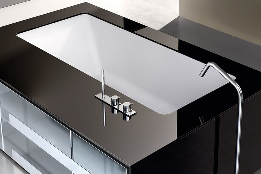 Freestanding undermount bathtub with open rack MY STYLE By MAKRO