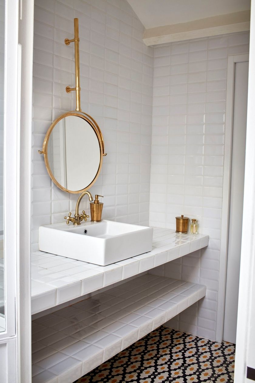 Round wallmounted bathroom mirror MBE By DCW éditions