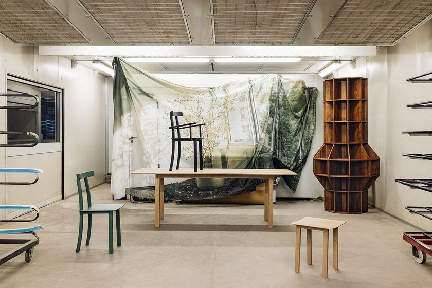 NERVOSA Sedia in legno con braccioli By Woak | design Francesco Faccin