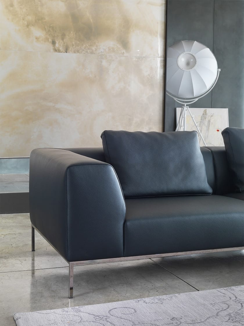 NEW YORK Leather sofa By Marelli