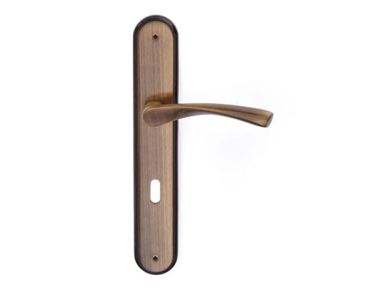 NINFA EASY Door handle with lock Brass door handle on back plate with