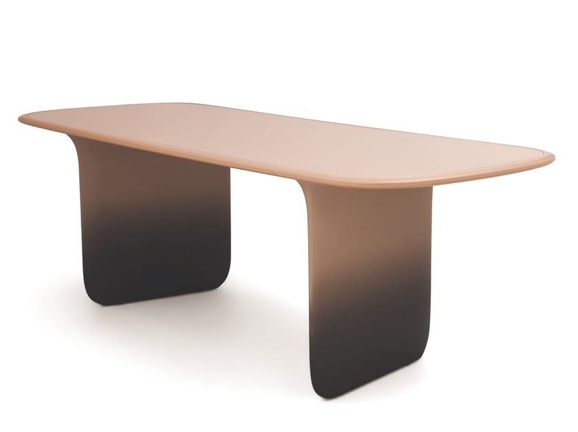 Product photograph of O Dining Table from Archiproducts UK