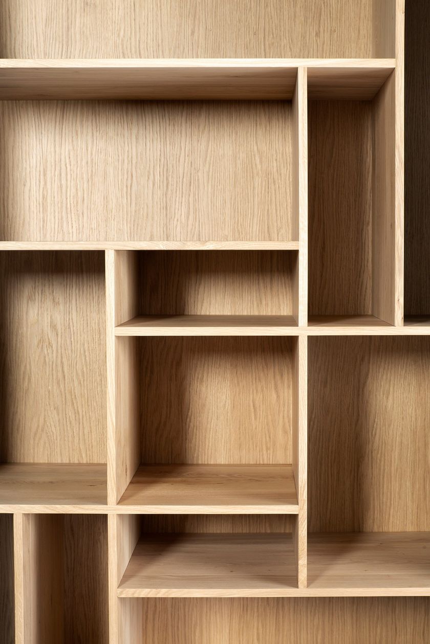 OAK BLACKBIRD Bookcase By Ethnicraft design Alain Van Havre