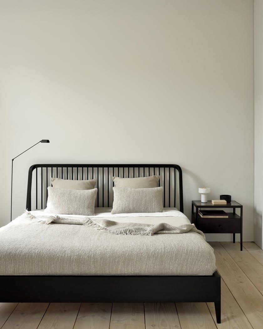 OAK BLACK SPINDLE Bed Oak Spindle Collection By Ethnicraft