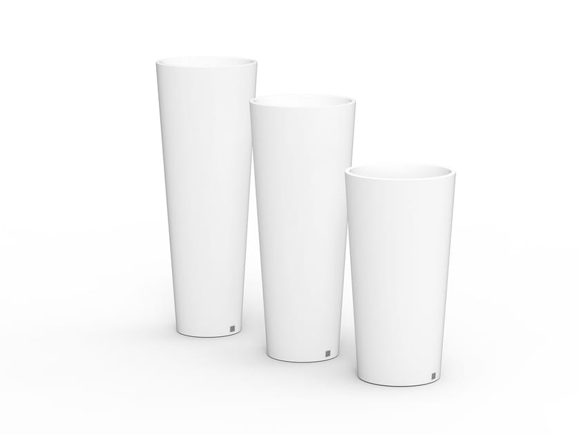 OCEANO Fiberglass garden vase By GANSK