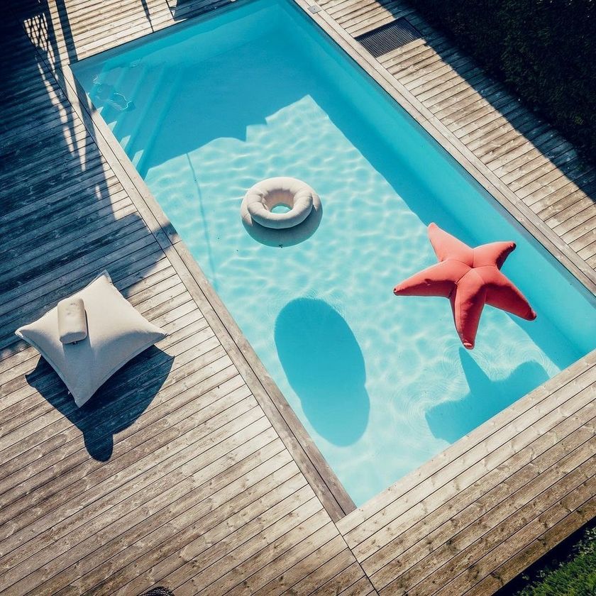 Fabric floating chair OGO - STARFISH CORAL XL By In Stock